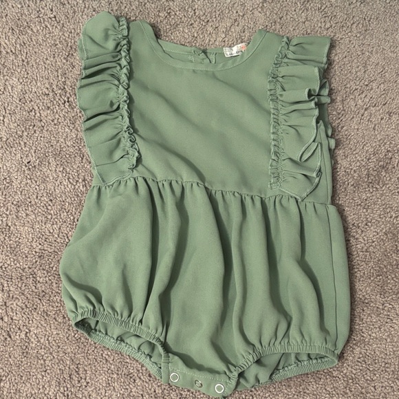 Green Ruffled Kids Top - Picture 1 of 3